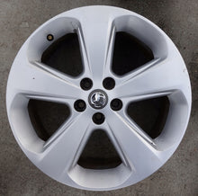 Load image into Gallery viewer, 4x Alufelge 18 Zoll 7.0" 5x105 38ET Silber 95181597 95145409 Opel Mokka FEL5676218576pm