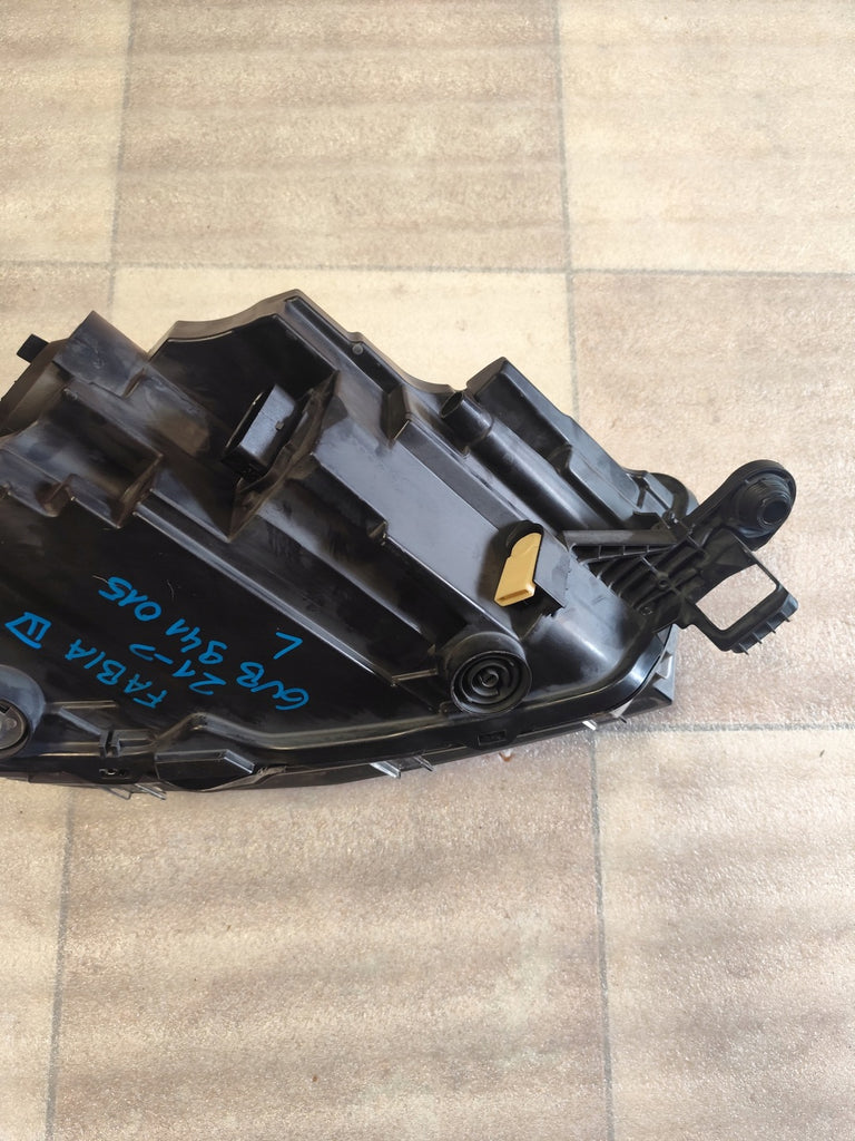 Frontscheinwerfer Skoda Fabia IV 6VB941015 Links Scheinwerfer Headlight SCH9319650936mb