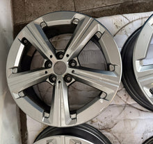 Load image into Gallery viewer, 1x Alufelge 17 Zoll 7.0" 5x112 41ET Glanz Grau BMW Tourer U06 Mg Rim Wheel FEL6204117734lk