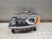 Laden Sie das Bild in den Galerie-Viewer, Frontscheinwerfer Jeep Grand Cherokee 68110997AD Links Scheinwerfer Headlight SCH6775991805qc