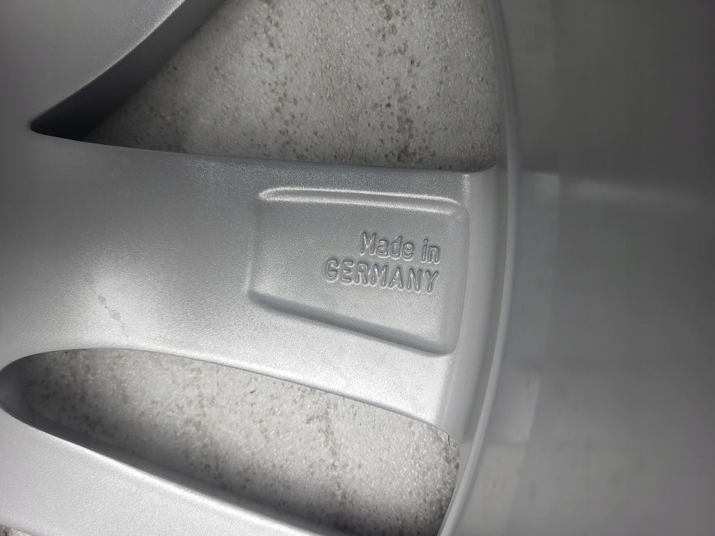 1x Alufelge 18 Zoll 8.0" 5x115 46ET 13367276 Opel Astra J Zafira C Rim Wheel