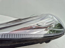 Laden Sie das Bild in den Galerie-Viewer, Frontscheinwerfer Ford Fiesta C1BB13W029CH Rechts Scheinwerfer Headlight SCH7842243141ft