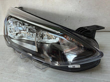 Laden Sie das Bild in den Galerie-Viewer, Frontscheinwerfer Ford Focus MX7B-13E014-CE Full LED Rechts Headlight SCH9740814138as