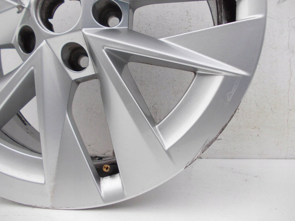 1x Alufelge 17 Zoll 46ET Silber 5E3601025 Skoda Octavia I Rim Wheel FEL3696767775yk