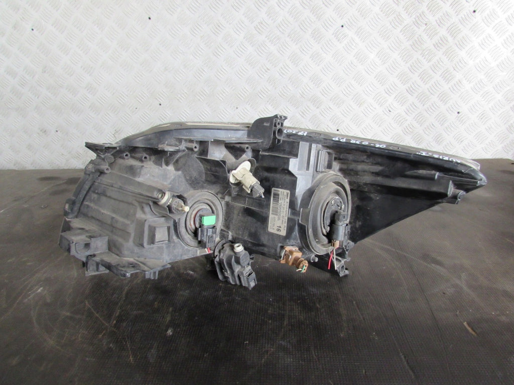 Frontscheinwerfer Toyota Auris 81110-02520 Rechts Scheinwerfer Headlight