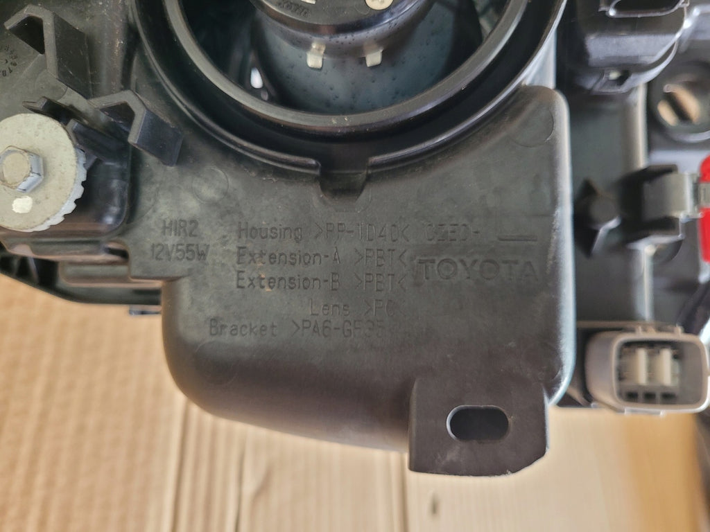 Frontscheinwerfer Toyota Yaris SPP11883 Ein Stück (Rechts oder Links) Headlight