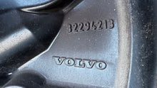 Load image into Gallery viewer, 1x Alufelge 19 Zoll 8.5" 5x108 56ET 32294213 Volvo Rim Wheel FEL2943969916qb