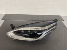 Laden Sie das Bild in den Galerie-Viewer, Frontscheinwerfer Ford Fiesta I H1BB-13E015-AF Links Scheinwerfer Headlight SCH3596744829kl