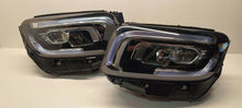 Laden Sie das Bild in den Galerie-Viewer, Frontscheinwerfer Mercedes-Benz W247 A2479061905 LED Rechts oder Links