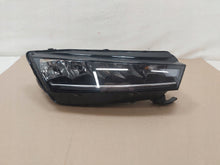 Laden Sie das Bild in den Galerie-Viewer, Frontscheinwerfer Skoda 5E3941016 Rechts Scheinwerfer Headlight
