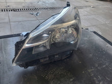 Load image into Gallery viewer, Frontscheinwerfer Toyota Yaris Links Scheinwerfer Headlight