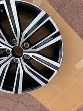 Load image into Gallery viewer, 1x Alufelge 18 Zoll 7.0" 5x114.3 40ET Glanz Schwarz PW457-16000 Toyota Corolla FEL4344623728hx