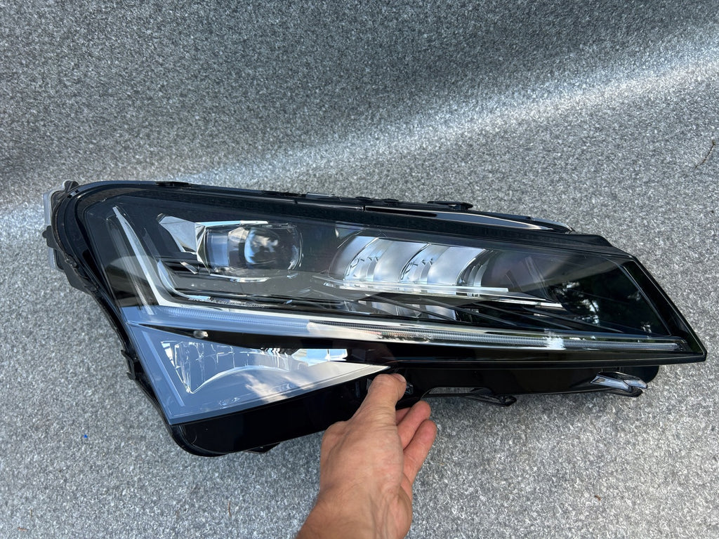 Frontscheinwerfer Skoda Superb III 3V1941016D Full LED Rechts Headlight SCH3383622097qo