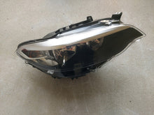 Laden Sie das Bild in den Galerie-Viewer, Frontscheinwerfer BMW F22 F23 7304462 Rechts Scheinwerfer Headlight SCH7660845338xa