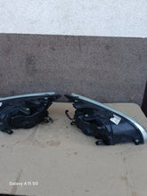 Laden Sie das Bild in den Galerie-Viewer, Frontscheinwerfer Ford Focus I Ein Satz Scheinwerfer Headlight SCH3428619046uv