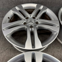 Laden Sie das Bild in den Galerie-Viewer, 4x Alufelge 18 Zoll 7.0" 5x112 46ET Glanz Silber A1564010102 Mercedes-Benz Gla FEL7210991592sn