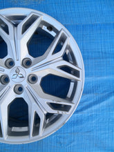 Laden Sie das Bild in den Galerie-Viewer, 1x Alufelge 18 Zoll 7.0" 5x114.3 38ET MZ315060 Mercedes-Benz Outlander I FEL5382009635ro