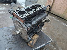 Laden Sie das Bild in den Galerie-Viewer, Motorblock Audi CNH 2.0 TDI 190PS 140kW Diesel Unkomplett