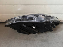 Laden Sie das Bild in den Galerie-Viewer, Frontscheinwerfer Ford Focus IV JX7B-13E015-AE Full LED Links Headlight SCH1399830137te