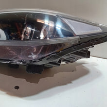 Laden Sie das Bild in den Galerie-Viewer, Frontscheinwerfer Hyundai Tucson 92101D7201 D30LD792122010 Links Headlight