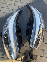 Laden Sie das Bild in den Galerie-Viewer, Frontscheinwerfer Kia Ceed 92101-A2220 LED Ein Stück (Rechts oder Links)