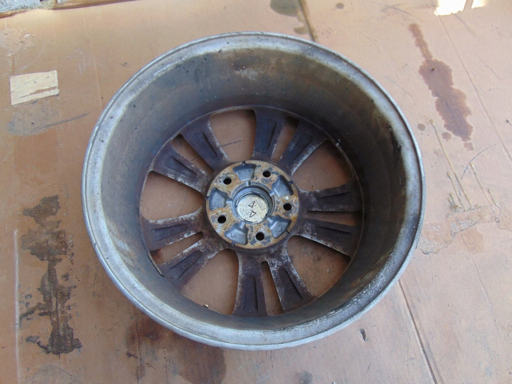 1x Alufelge 16 Zoll 6.5" 5x114.3 45ET Silber PZ474-E067D-Z Toyota Auris