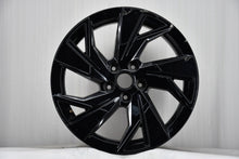 Laden Sie das Bild in den Galerie-Viewer, 1x Alufelge 17 Zoll 7.5" 5x108 44ET Glanz Schwarz 9843281580 Opel Astra L FEL3357650706qy