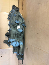 Laden Sie das Bild in den Galerie-Viewer, Frontscheinwerfer Opel Zafira C 39009022 Rechts Scheinwerfer Headlight SCH3081298935zn