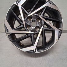 Load image into Gallery viewer, 1x Alufelge 17 Zoll 7.0" 5x114.3 54ET Glanz 52910-Q0300 Hyundai Ix35 Rim Wheel FEL8908668943et