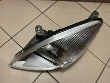 Laden Sie das Bild in den Galerie-Viewer, Frontscheinwerfer Hyundai Matrix 92101-10010 Links Scheinwerfer Headlight