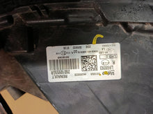 Laden Sie das Bild in den Galerie-Viewer, Frontscheinwerfer Dacia Duster 260109550R Full LED Rechts Scheinwerfer Headlight