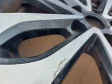 Laden Sie das Bild in den Galerie-Viewer, 1x Alufelge 16 Zoll 6.5&quot; 5x114.3 44ET 403007532R Renault Rim Wheel