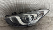 Laden Sie das Bild in den Galerie-Viewer, Frontscheinwerfer Hyundai I30 Links Scheinwerfer Headlight SCH8011122302zc