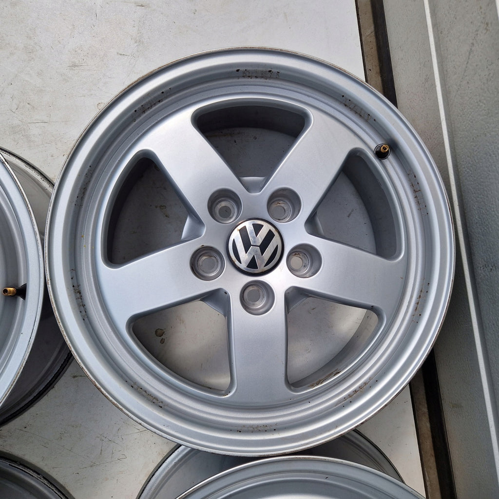 4x Alufelge 16 Zoll 7.0" 5x112 35ET 8W0601025 Audi B7 B8 Passat Tiguan Sharan