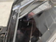 Laden Sie das Bild in den Galerie-Viewer, Frontscheinwerfer Skoda Superb III 9V1941015B- Xenon Links Headlight