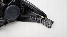 Laden Sie das Bild in den Galerie-Viewer, Frontscheinwerfer Ford Focus F1EB-13W030-AD Links Scheinwerfer Headlight SCH3629774948vy