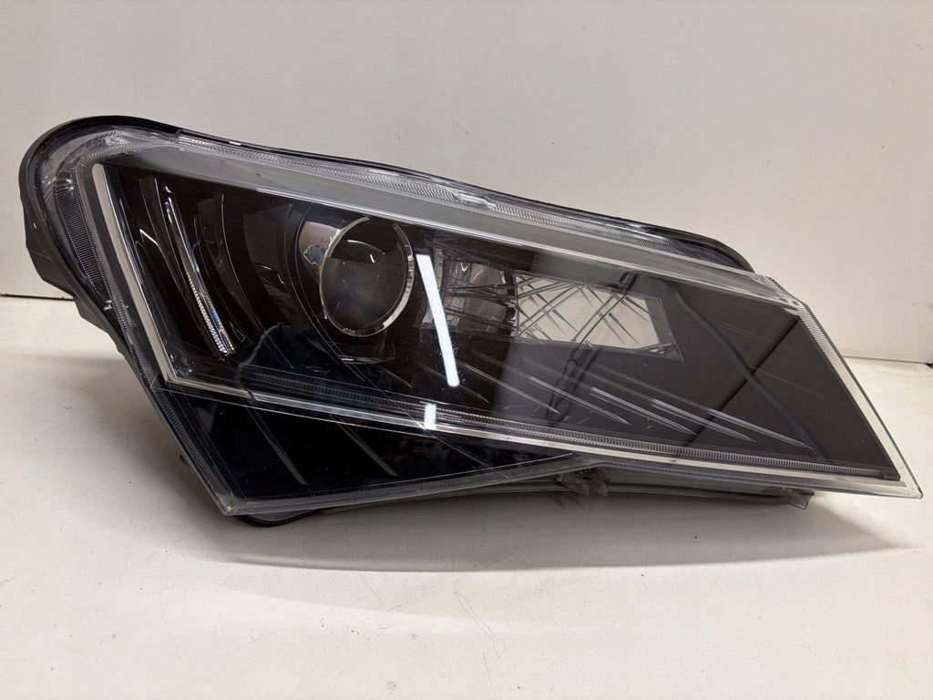 Frontscheinwerfer Skoda Superb III 3V1941016B 1ZS01193926 Rechts Headlight SCH1163323483jt