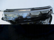 Laden Sie das Bild in den Galerie-Viewer, Frontscheinwerfer Skoda Kamiq 658941015B Full LED Links Scheinwerfer Headlight SCH1711728907ar