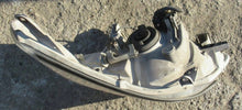 Laden Sie das Bild in den Galerie-Viewer, Frontscheinwerfer Toyota Land Cruiser SSA12832 Rechts Scheinwerfer Headlight