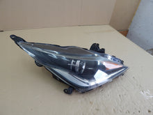 Laden Sie das Bild in den Galerie-Viewer, Frontscheinwerfer Toyota Aygo Rechts Scheinwerfer Headlight SCH6254704279zp