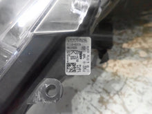 Laden Sie das Bild in den Galerie-Viewer, Frontscheinwerfer Toyota Corolla 81110-02S70 FULL LED Rechts Headlight