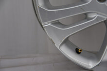 Laden Sie das Bild in den Galerie-Viewer, 1x Alufelge 17 Zoll 7.5&quot; 5x108 55ET Glanz Silber 31429693 Volvo Rim Wheel