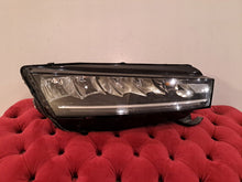 Laden Sie das Bild in den Galerie-Viewer, Frontscheinwerfer Skoda Octavia I 5E4941016 LED Rechts Scheinwerfer Headlight SCH6767181454qu