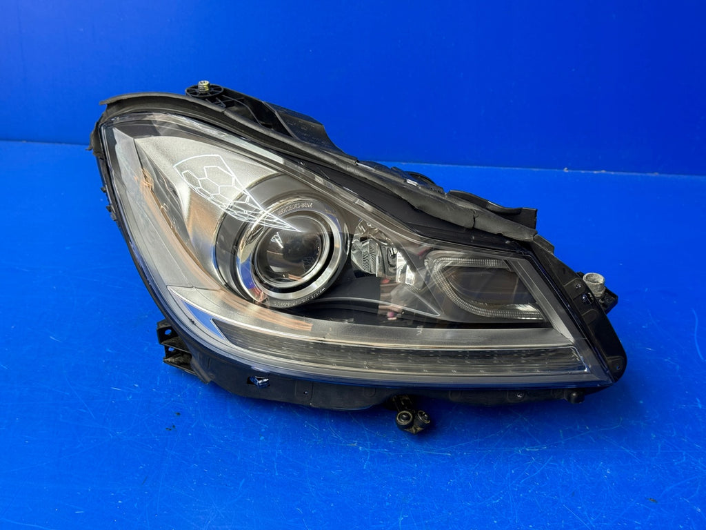 Frontscheinwerfer Mercedes-Benz W204 A2048204439 Xenon Rechts Headlight