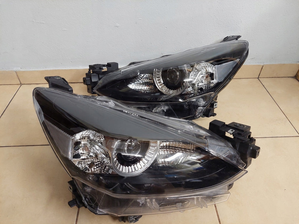 Frontscheinwerfer Mazda 2 D43N-51030 D43N-51040 LED Ein Satz Headlight