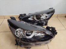 Load image into Gallery viewer, Frontscheinwerfer Mazda 2 D43N-51030 D43N-51040 LED Ein Satz Headlight