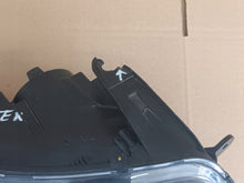 Load image into Gallery viewer, Frontscheinwerfer Dacia Duster 260101133R Rechts Scheinwerfer Headlight