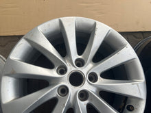 Load image into Gallery viewer, 1x Alufelge 17 Zoll 7.0" 5x115 44ET Glanz Silber Opel Zafira Astra J Rim Wheel FEL1281955841eu
