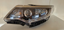 Load image into Gallery viewer, Frontscheinwerfer Kia Optima 92101D4070 92101-D4XXX Xenon Links Headlight