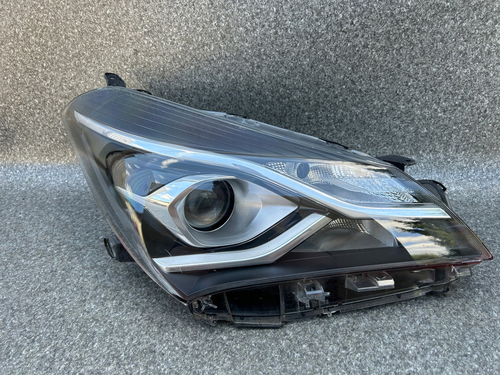 Frontscheinwerfer Toyota Yaris Rechts Scheinwerfer Headlight SCH6255119249fm